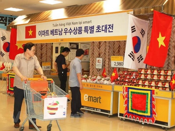 RoK and UK business associations support consumption of Vietnamese goods abroad